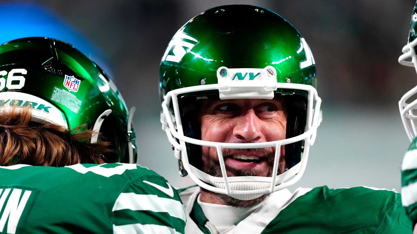 Aaron Rodgers' Steelers Contract: Should He Wait for NFL Schedule Release?
