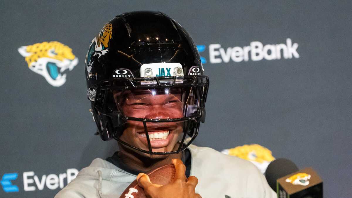 2025 NFL Rookie of the Year Candidates: Jeanty, Hunter, and More