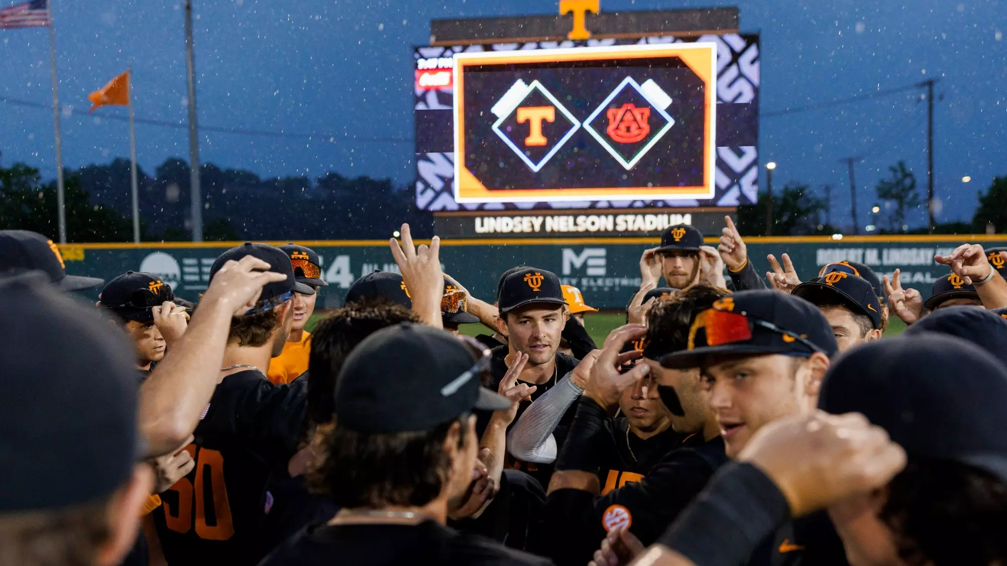 Tennessee-Auburn Baseball Game Suspended Due to Weather, Resumes Saturday