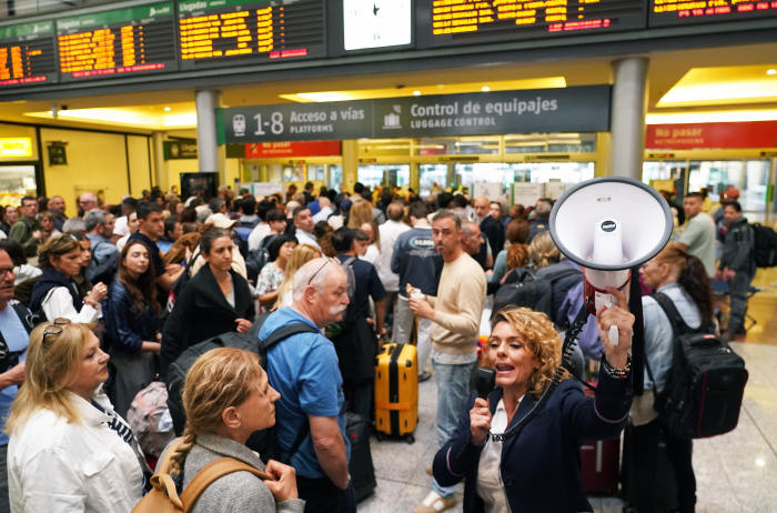 Spain and Portugal Power Outage: Cause Remains a Mystery, Disrupting Europe