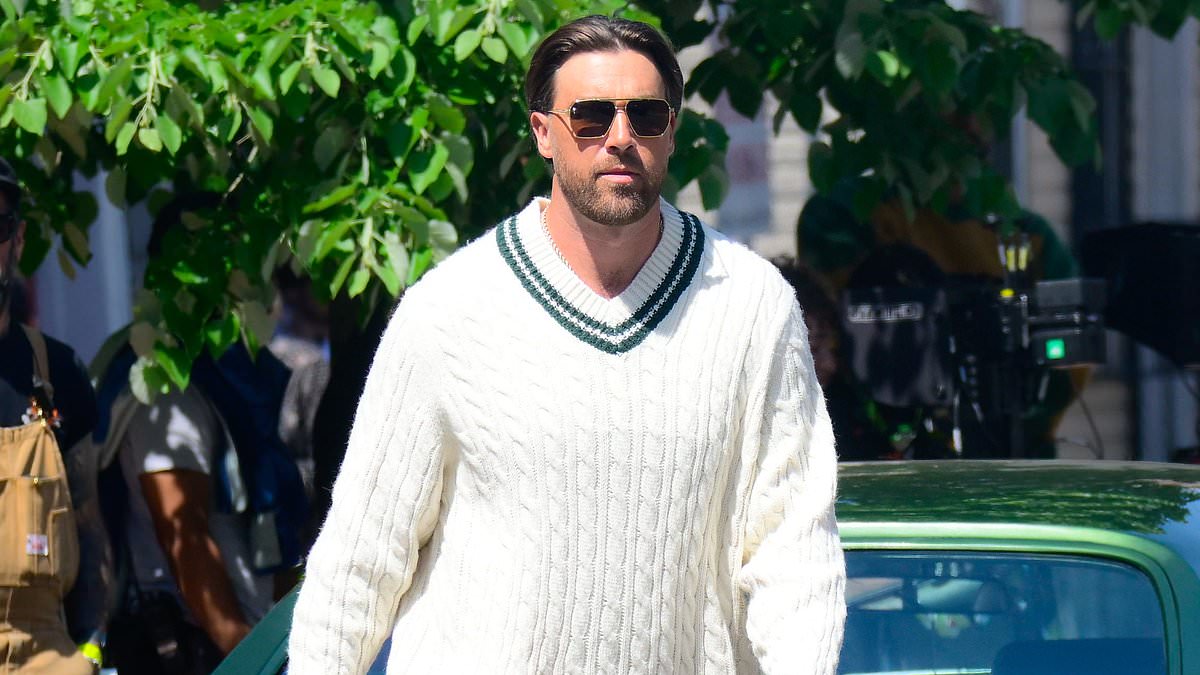 Travis Kelce Spotted in New York City: Photoshoot and Public Appearance