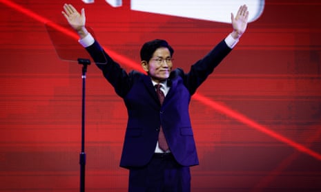 Kim Moon-soo Nominated as Conservative Candidate Amidst South Korean Political Turmoil