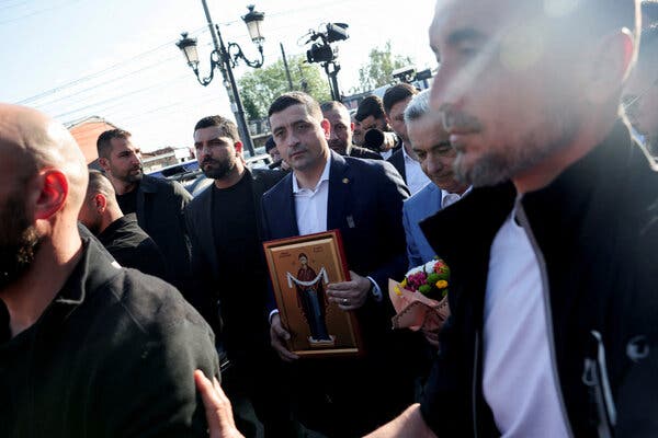 Far-Right Simion Wins First Round in Romanian Presidential Election Rerun