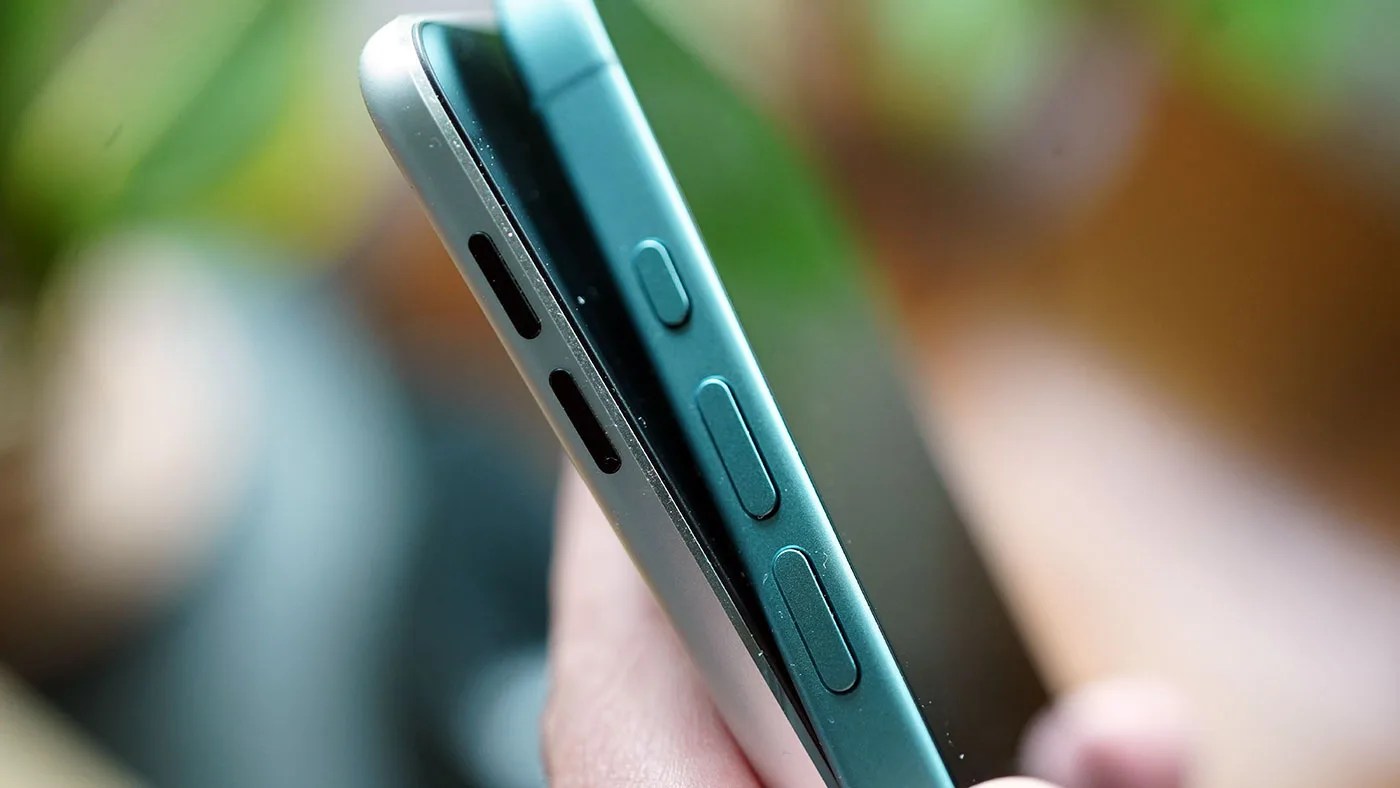 Apple Rumored to Launch Ultra-Thin iPhone 17 Air with Battery Concerns