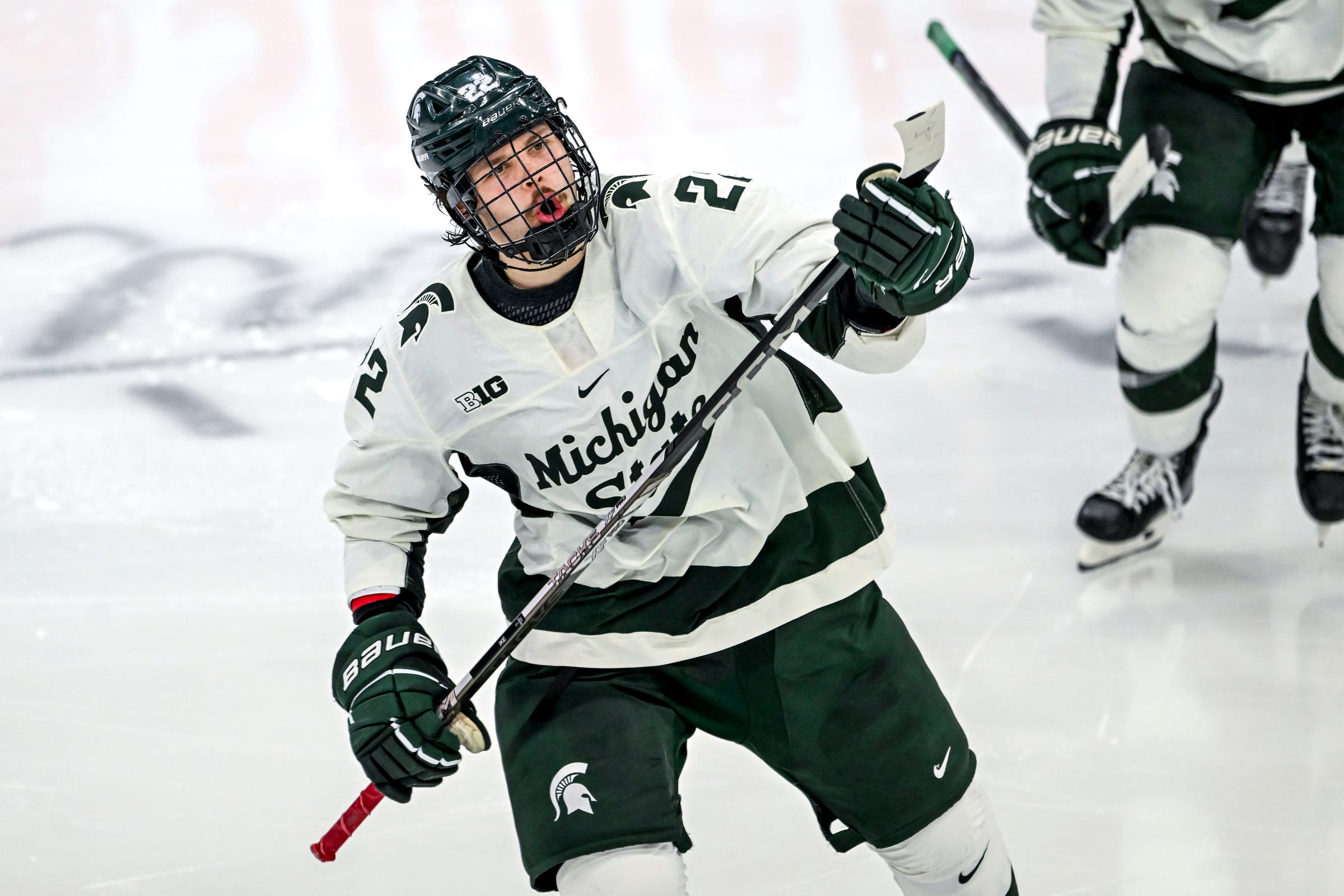 NHL Teams Vie for Isaac Howard: Trade Winds Swirl Around Lightning Prospect