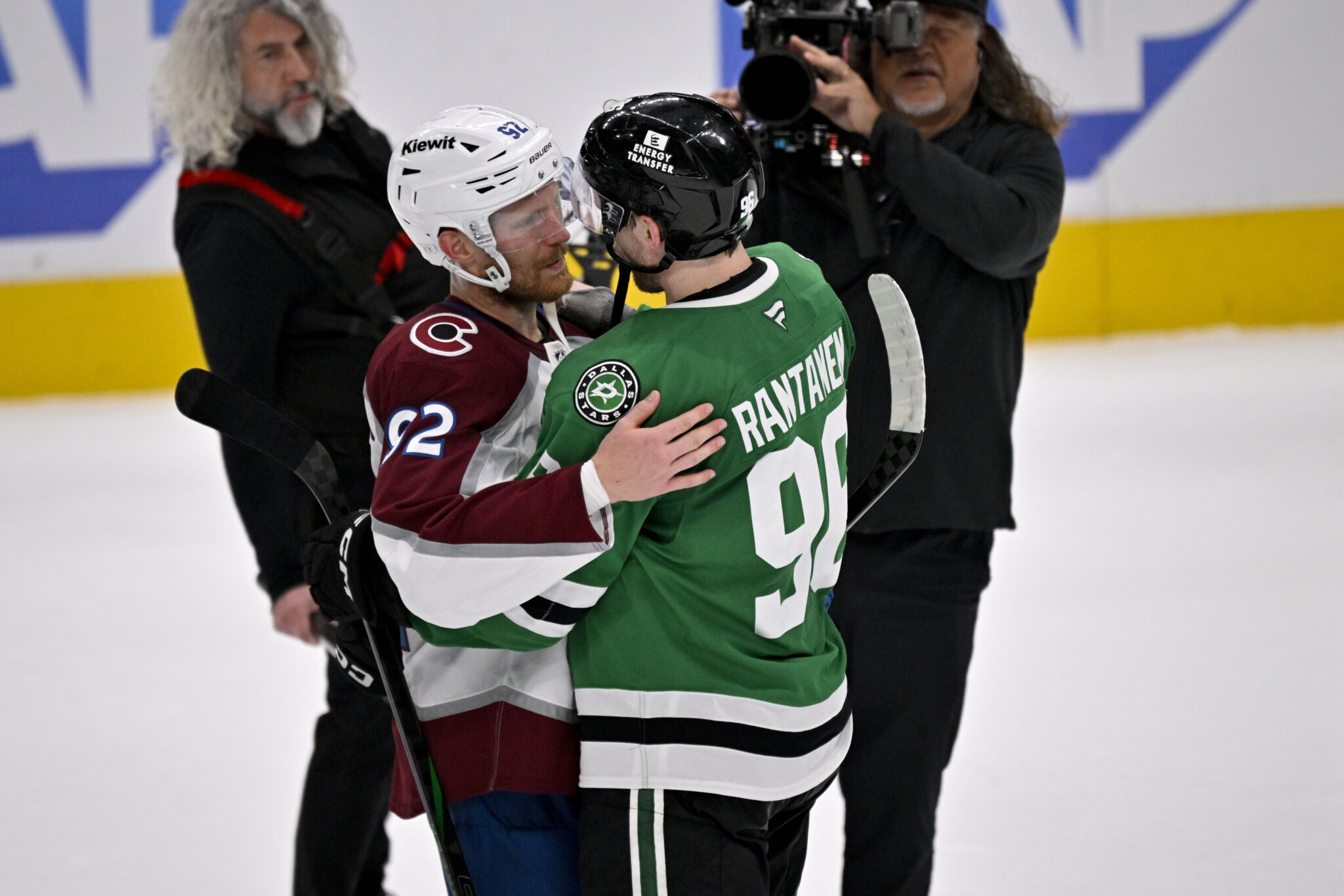Avalanche's Early Playoff Exit: Rantanen Trade and Coaching Under Scrutiny