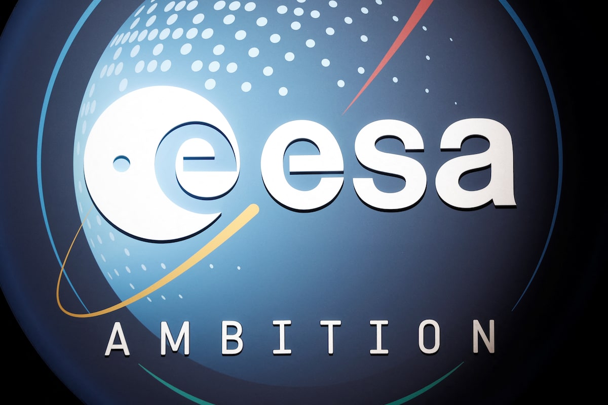 Trump's 2026 Budget: NASA Faces $6 Billion Cut, Focus Shifts to Moon & Mars