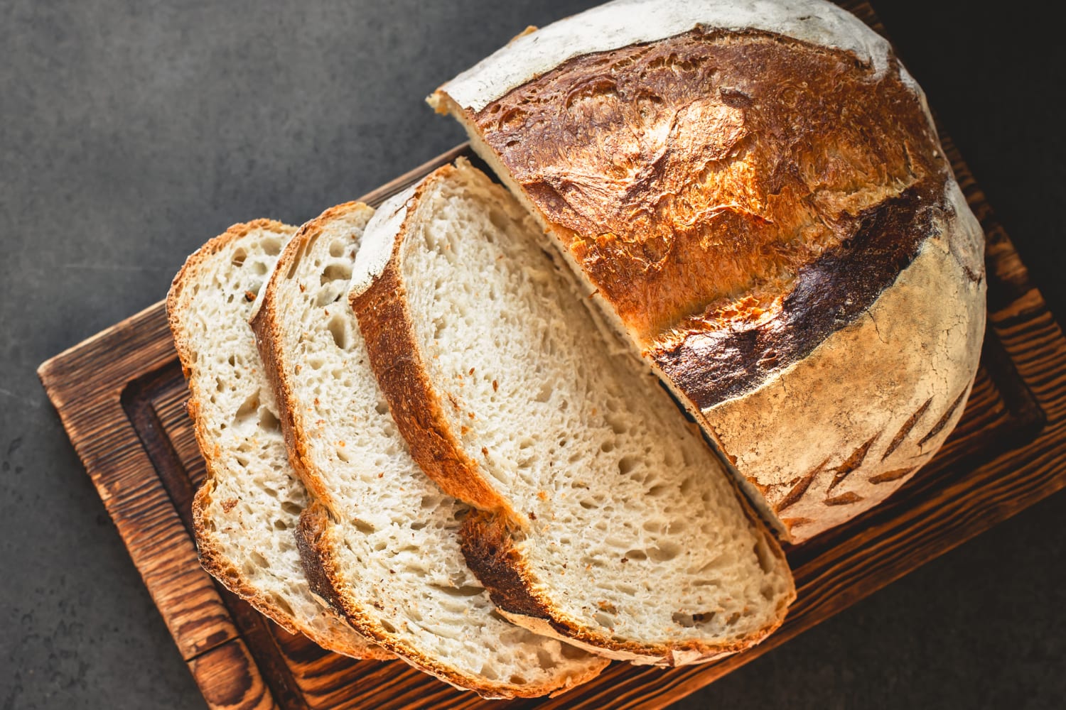 Kissing After Gluten: Study Eases Celiac Disease Concerns, Recommends Water