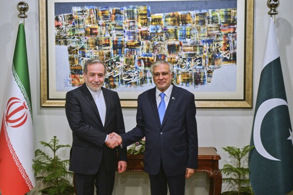 Iran mediates India-Pakistan tensions after Kashmir attack, UN urges restraint