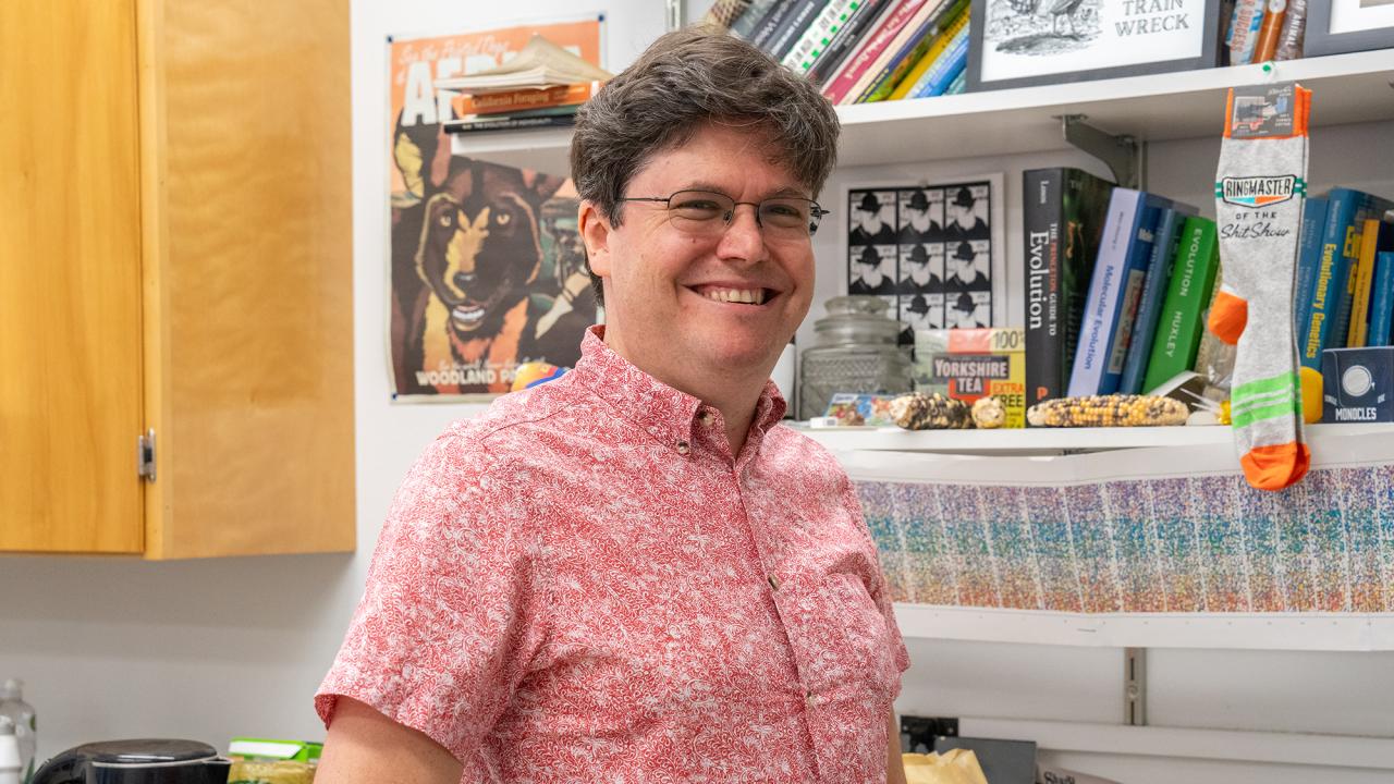 Graham Coop Elected to American Academy of Arts and Sciences for Genetics Work