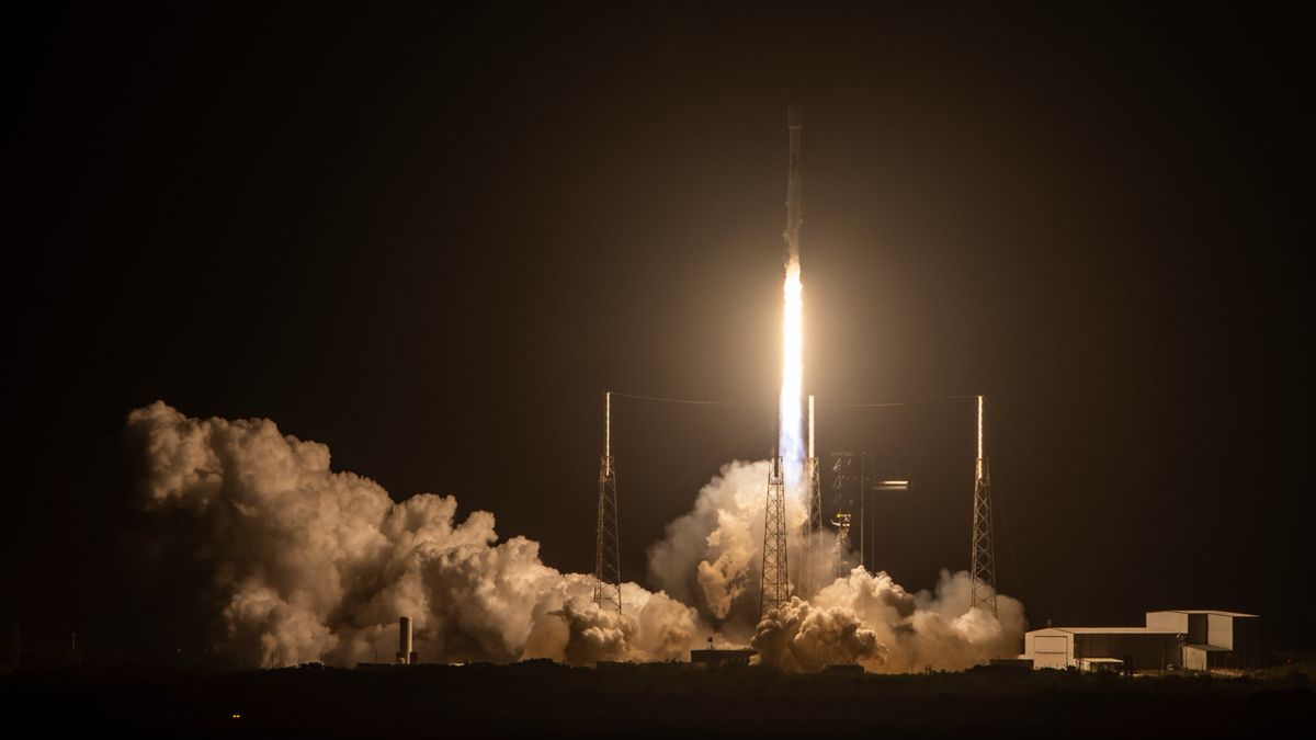 SpaceX Launches 28 Starlink Satellites on 470th Falcon 9 Flight