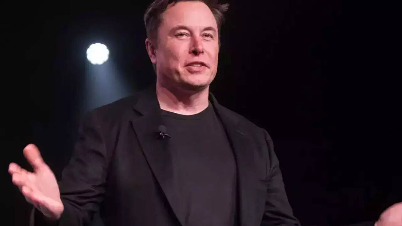 Elon Musk Advocates Mars Colonization as 'Life Insurance' Against Sun's Expansion