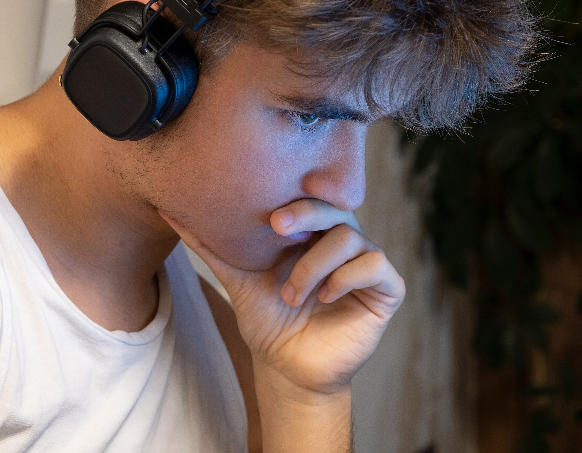Social Media Use and Mental Health: Study Reveals Impact on Teenagers