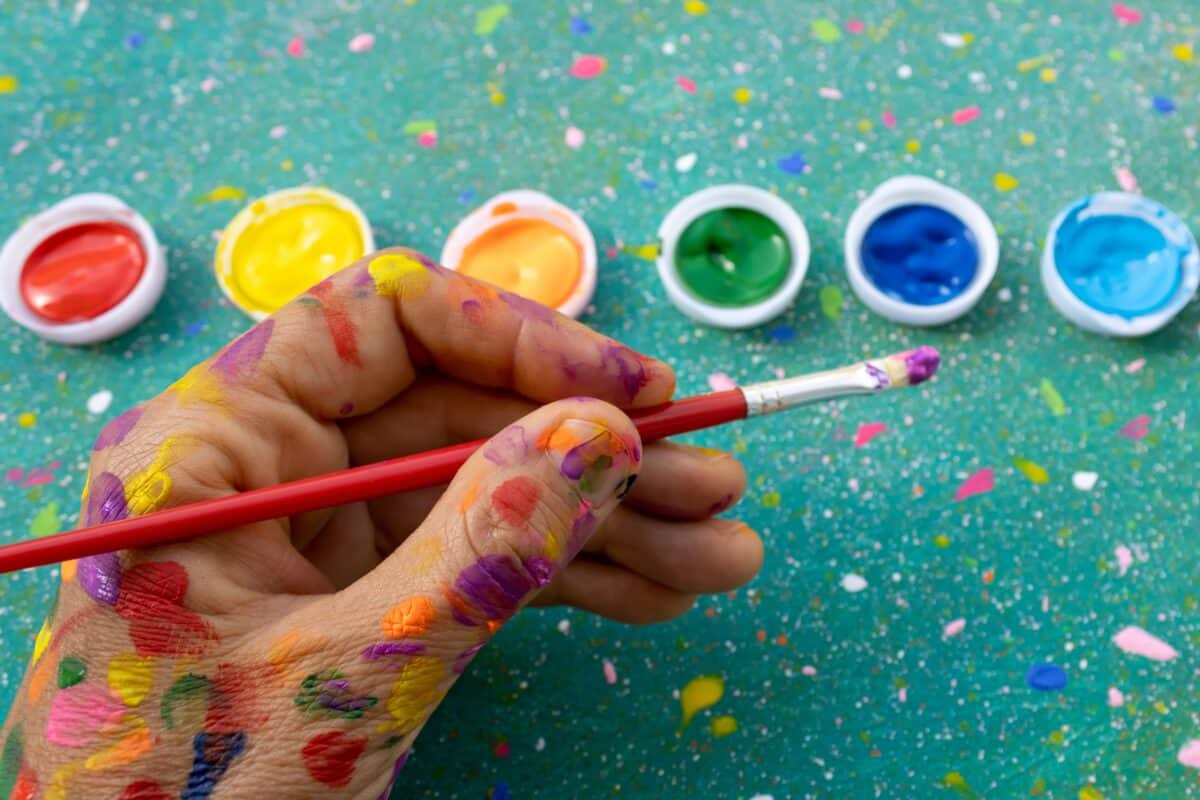 Link Between Handedness and Early-Onset Neurodevelopmental Disorders Identified