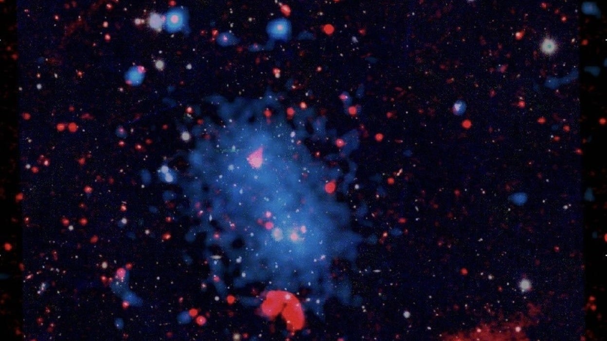 Rare Radio Relics Discovered in Galaxy Cluster Nearly a Billion Light-Years Away