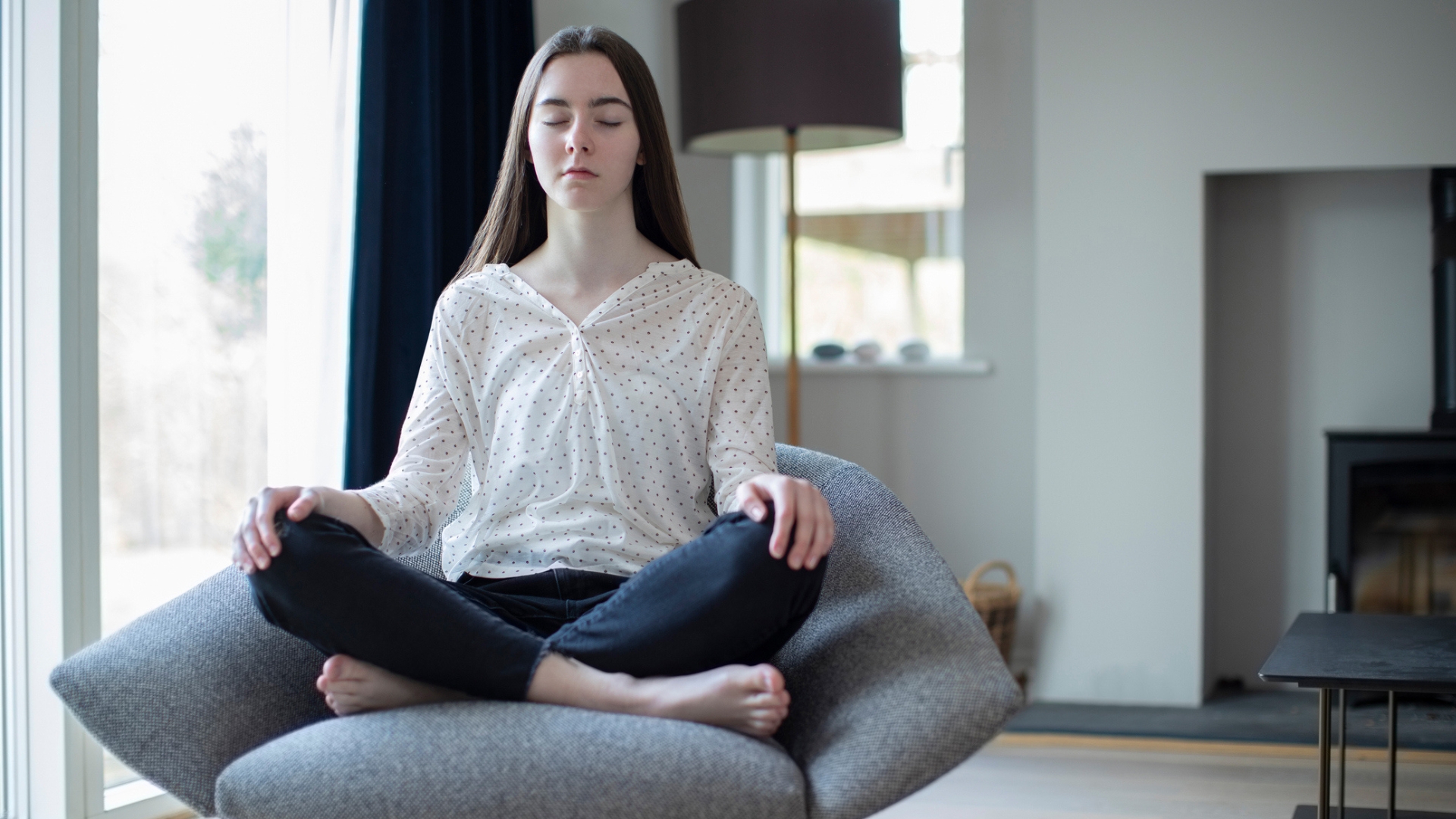 Yoga With Adriene's 5-Minute Meditation: A Review of 'Instant Calm' Routine