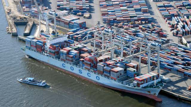 China's Economic Resilience and Potential Leadership Changes Amidst Trade Tensions