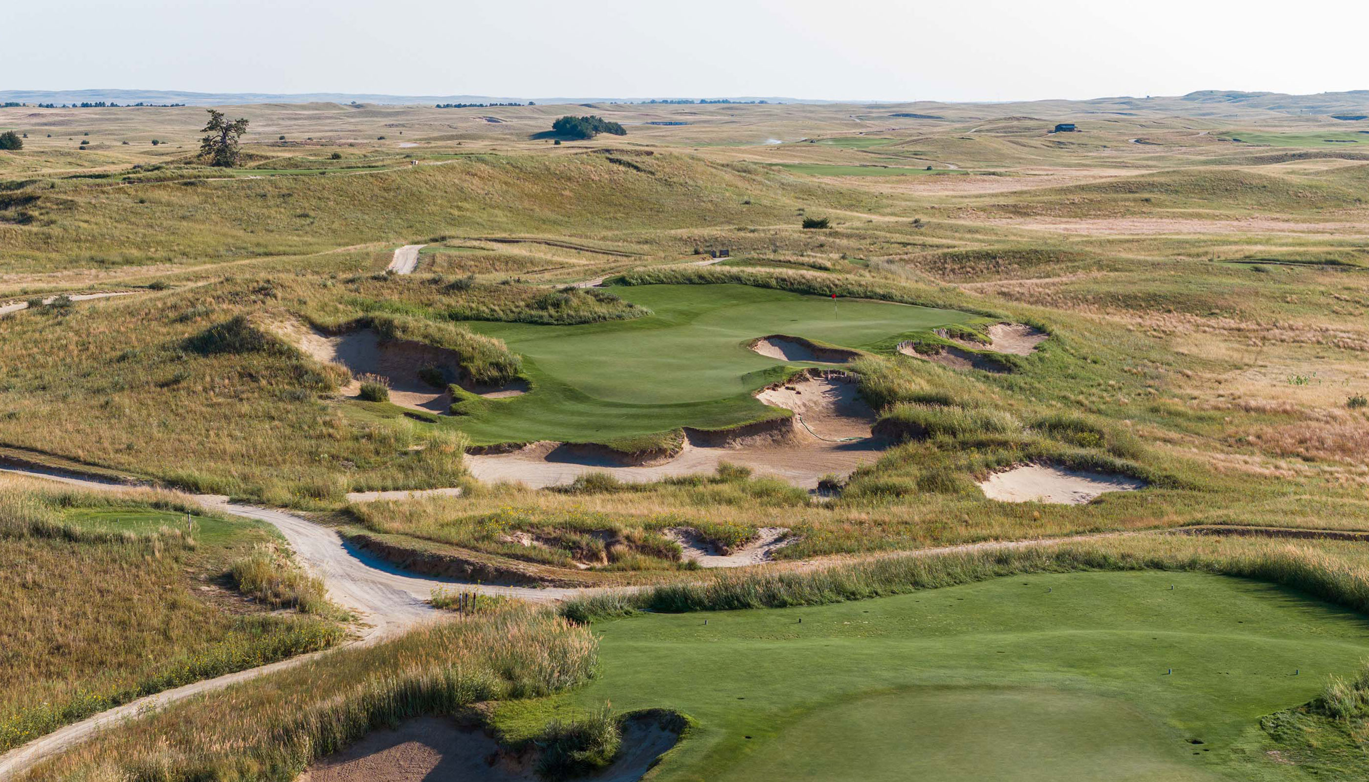 Prairie Club's Dunes Course: A Unique but Divisive Golfing Experience in Nebraska