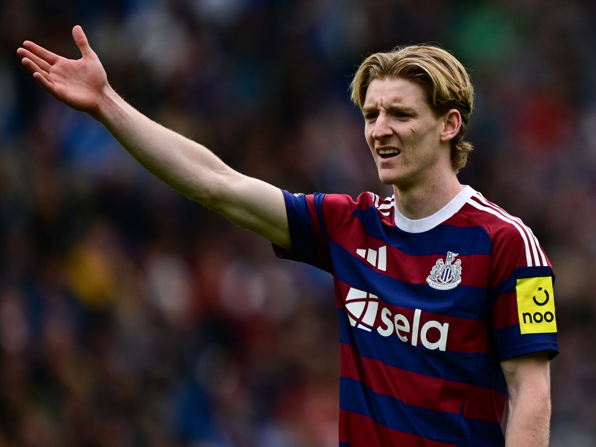 Howe Responds to Liverpool's Lineup Changes; Newcastle Eyes Chelsea Clash