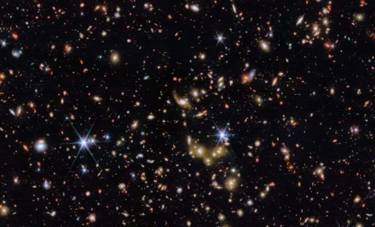 JWST's COSMOS-Web Survey Reveals Thousands of Early Universe Galaxies