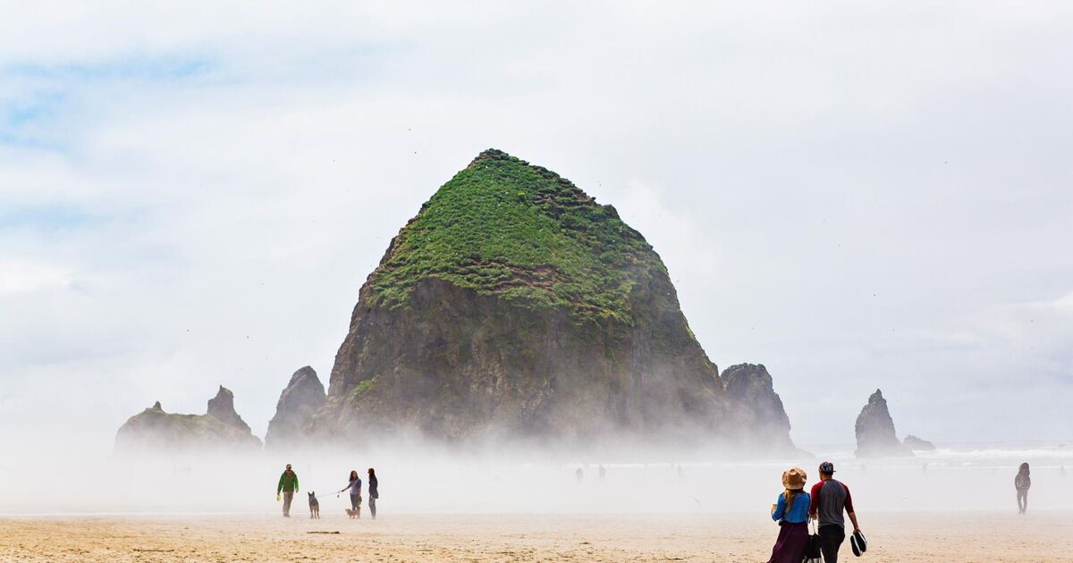 Underwater Volcano off Oregon Coast Poised for Potential Eruption: Axial Seamount